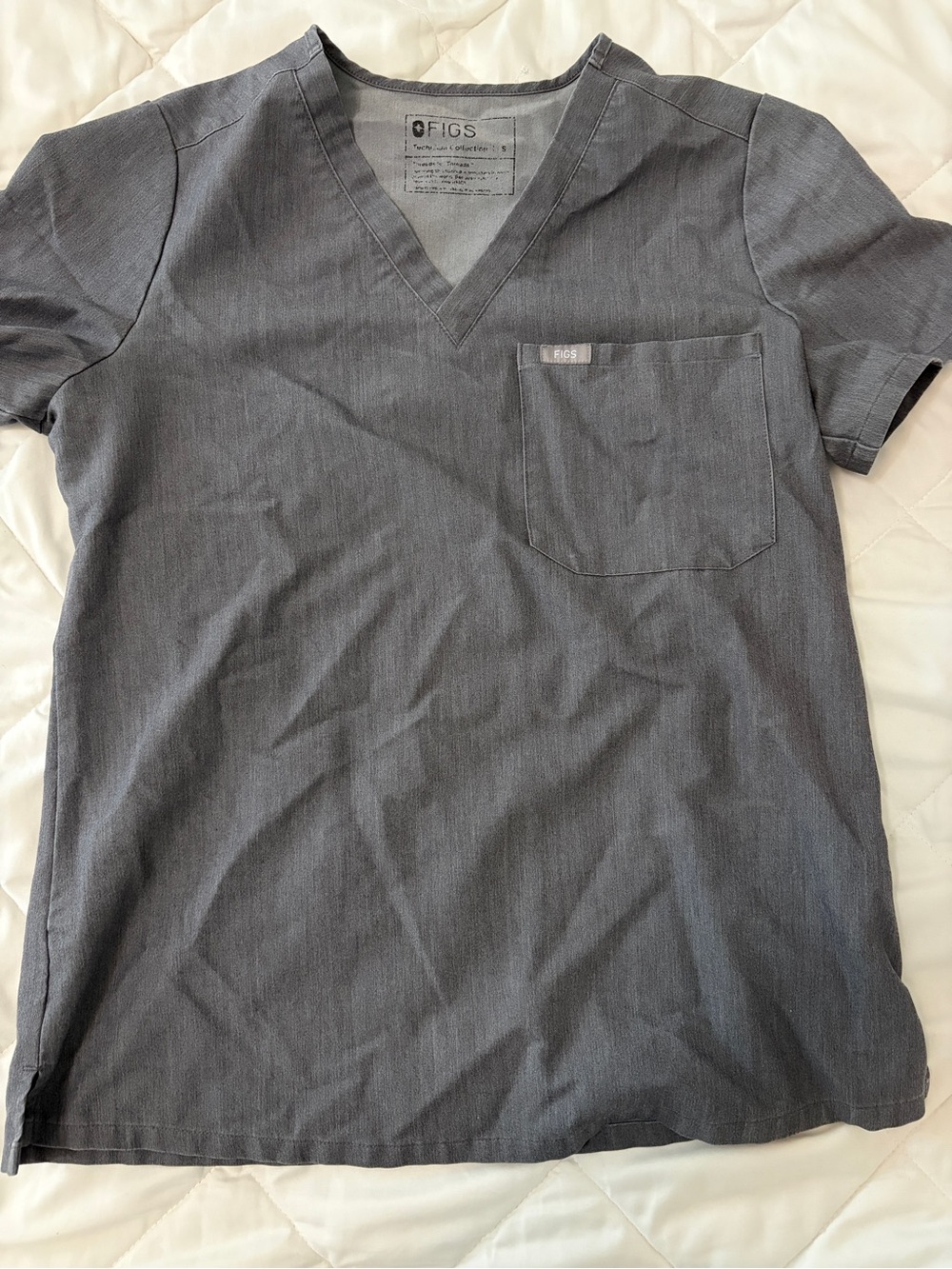 Figs Women’s V-Neck Scrub Top - Charcoal
